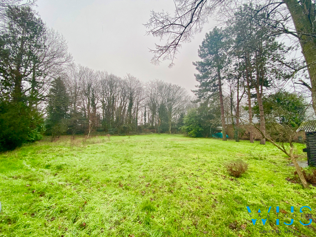 Karaktervolle dokterswoning op 3.106m² in CENTRUM ERTVELDE 