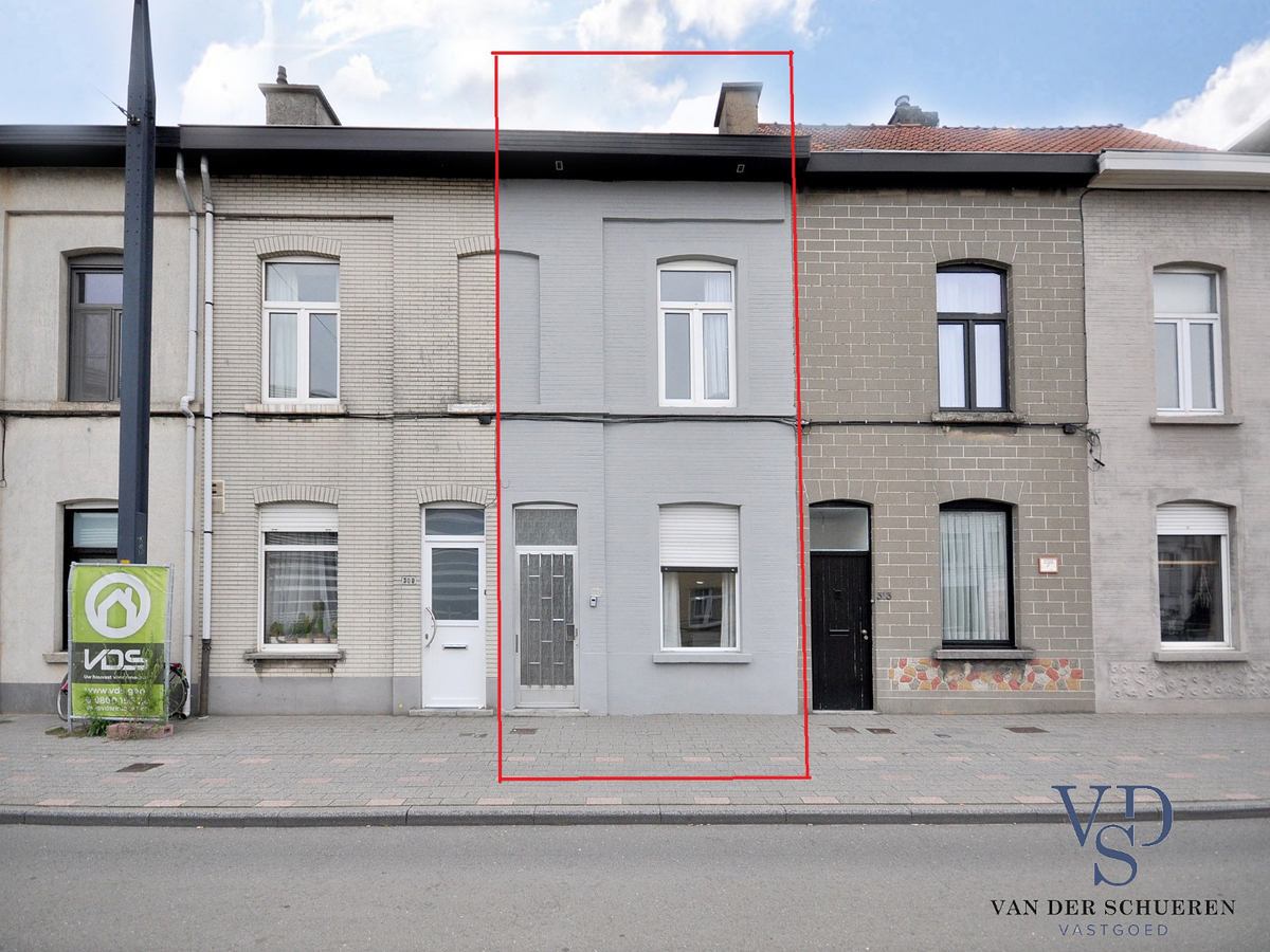 Rijwoning met tuin nabij station Gent-Sint-Pieters. Top-ligging nabij tram en trein ! 