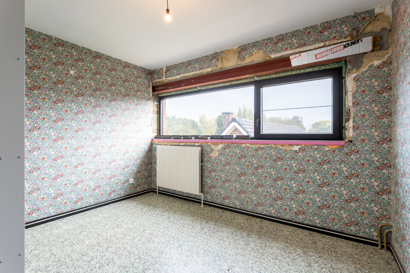 Ruime woning te Pajottegem met 4 slpks, garage en tuin op +-10a! 