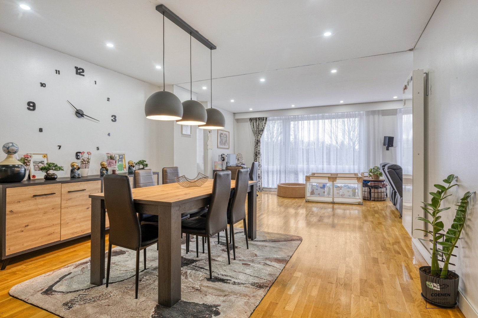 Ruim, lichtrijk appartement van 124 m² en twee slaapkamers te Antwerpen! 