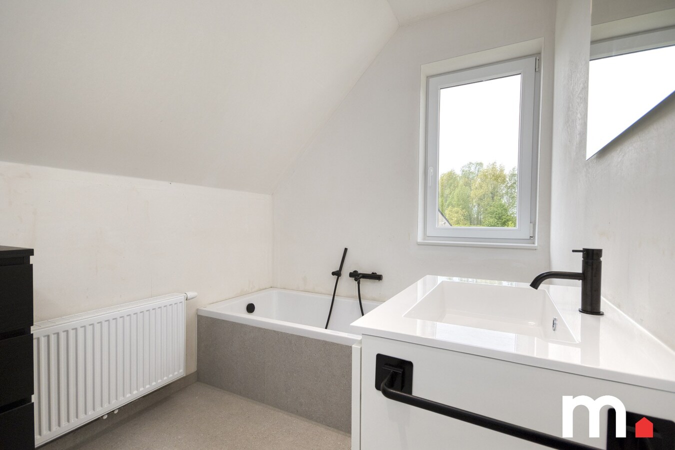 Instapklare half open bebouwing te Heule ! EPC A ! 