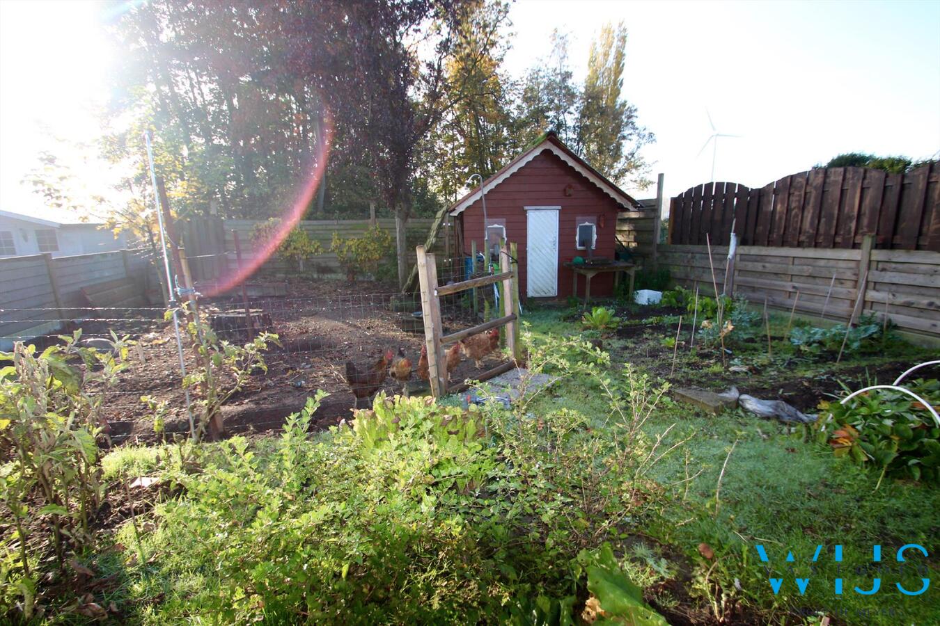 Instapklare gezellige woning met mooie tuin ! 