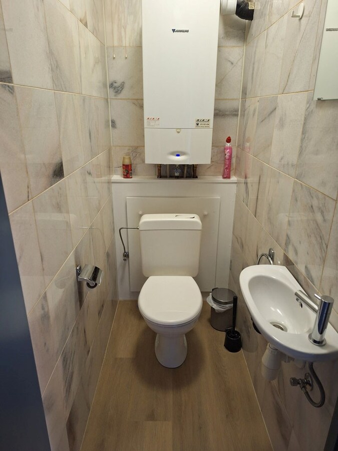 Instapklaar appartement met terras en autostandplaats in hartje Beringen 