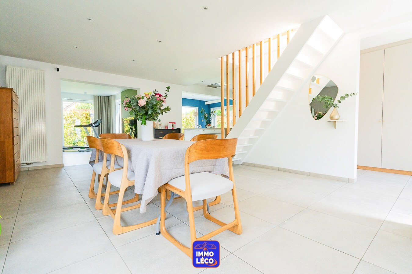 Semi "Plain-Pied" 6 chambres, 2 salles de bains, jardin, carport 2 voitures, COUP DE COEUR ! 