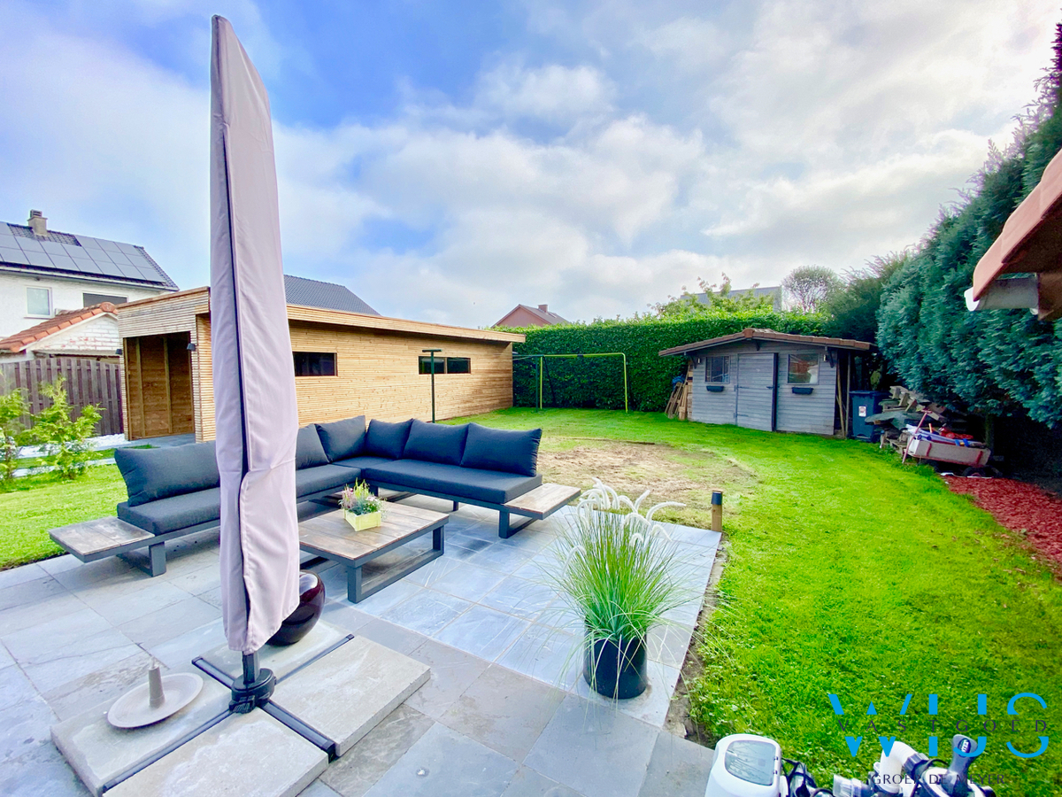 Instapklare gezinswoning met 3 slaapkamers &amp; ruime tuin te Zelzate! 