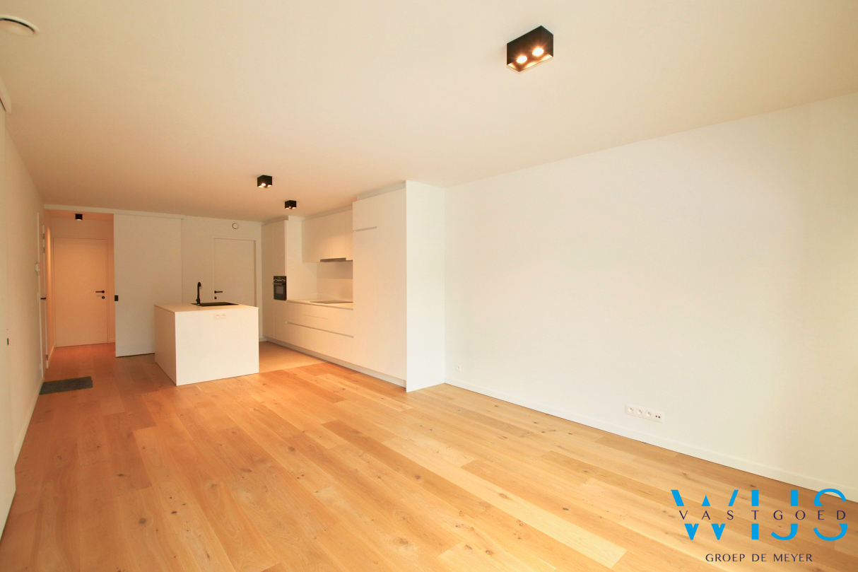 Zeer aangenaam gelijkvloers appartement met tuin te Belzele ! 