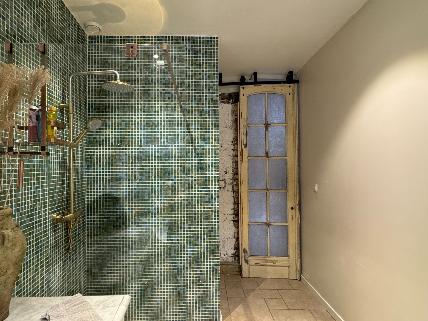 Instapklare woning met karakter en uitzonderlijke tuin van 390 m² 