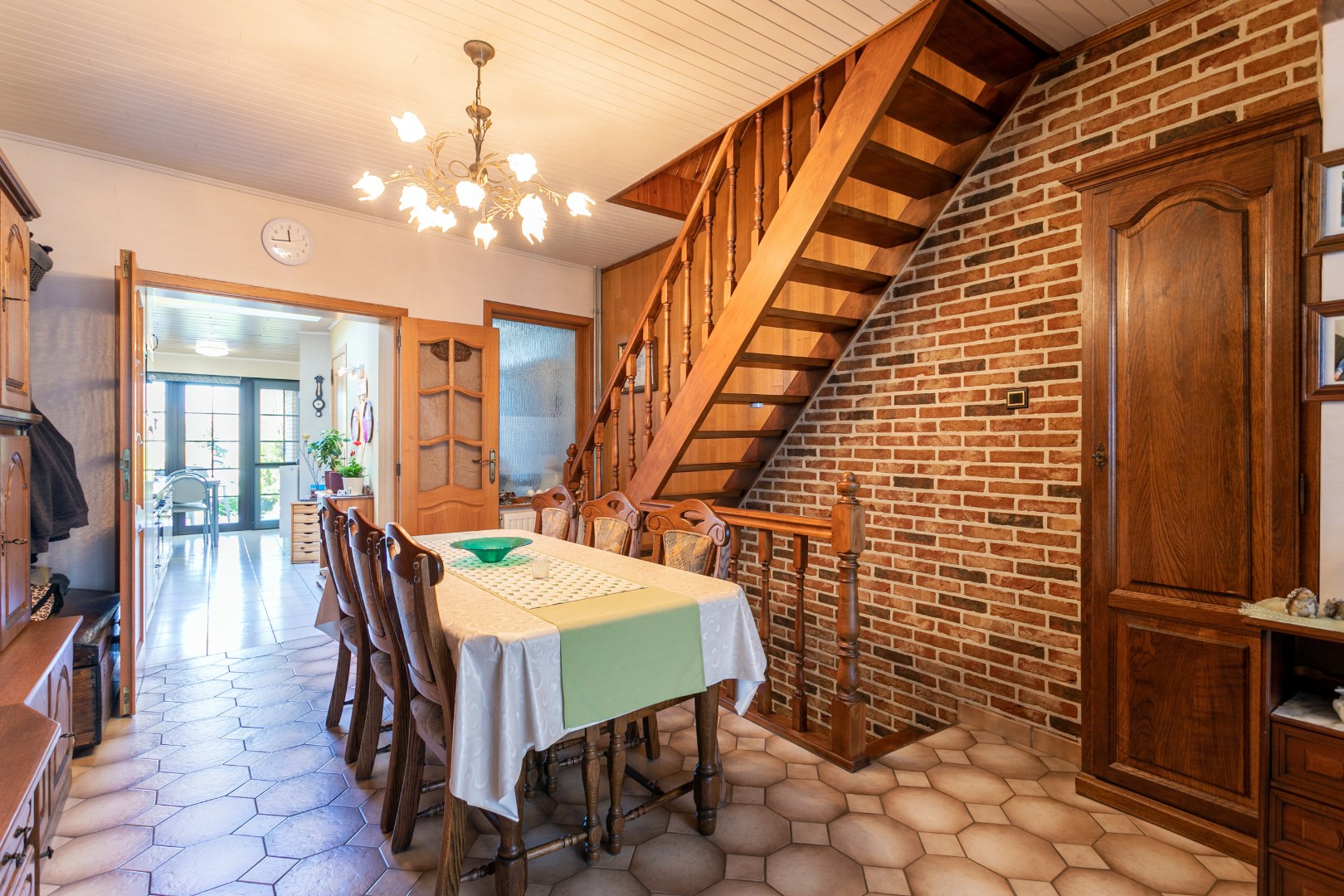 Woning met 2 slpk en ruime tuin (8a60) 