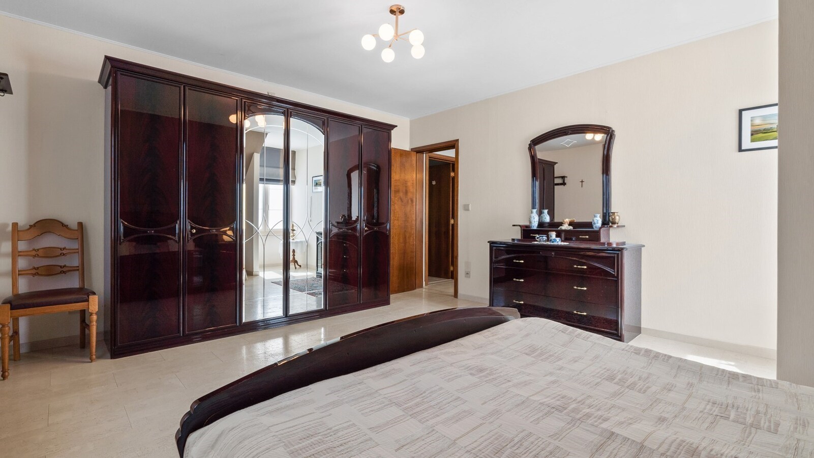 Instapklaar, energiezuinig landhuis op rustige locatie 