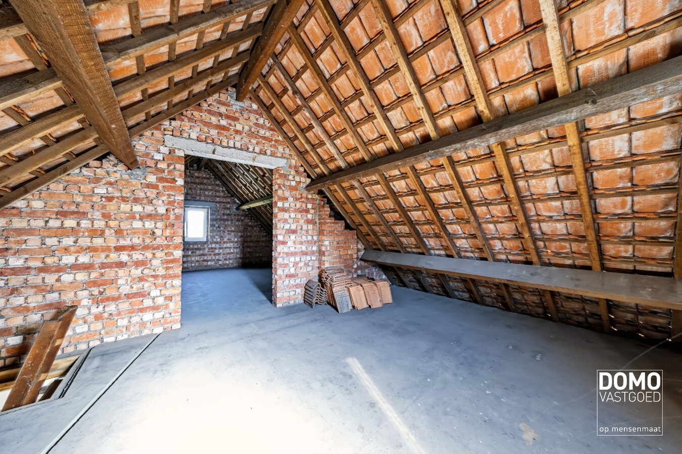 Zeer goed onderhouden woning op 9 are met potentieel 