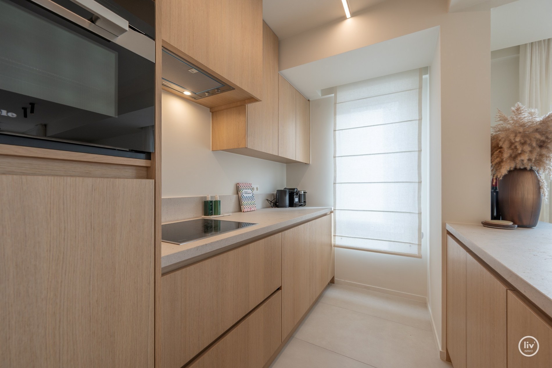 OPENDEURDAG Zaterdag 19/09, tussen 11U en 13u (Jozef Mommenstraat 1): Prachtig gerenoveerd 2-slaapkamer-(hoek)appartement vlakbij de Lippenslaan te Knokke 