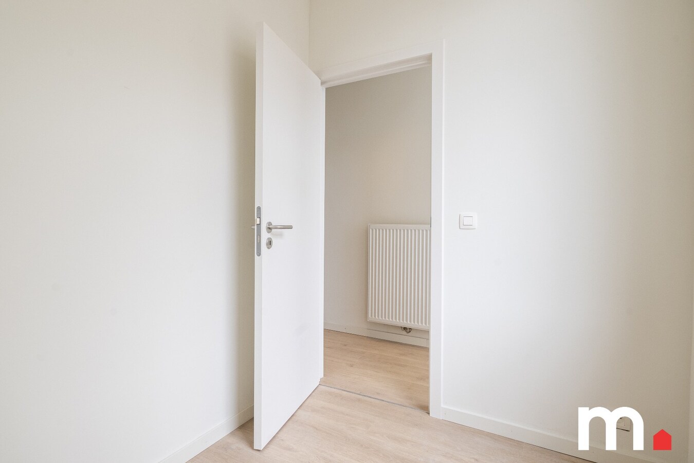 TOPPER op UNIEKE LIGGING in een van de mooiste lanen van Kortrijk EPC B ! MET UITWEG ! 