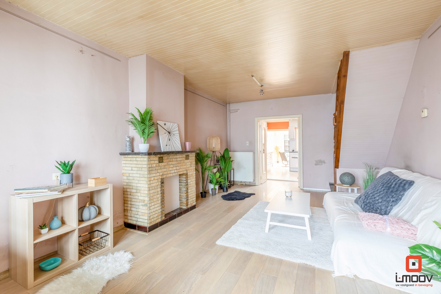 stadswoning met garage en zonnige buitenruimte 