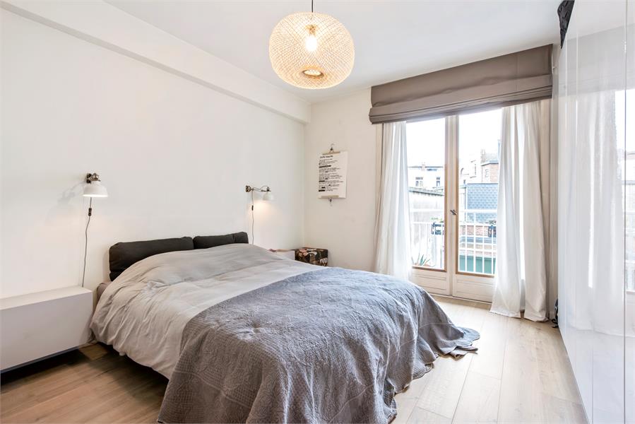 Eigentijds, volledig gerenoveerd appartement nabij Sint-Pietersstation 