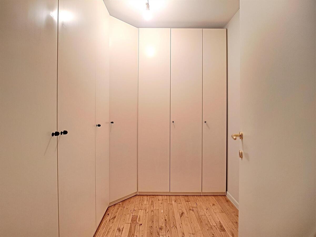 Zeer ruim woonappartement (109 m²) met uitzonderlijk zonneterras - Knokke 