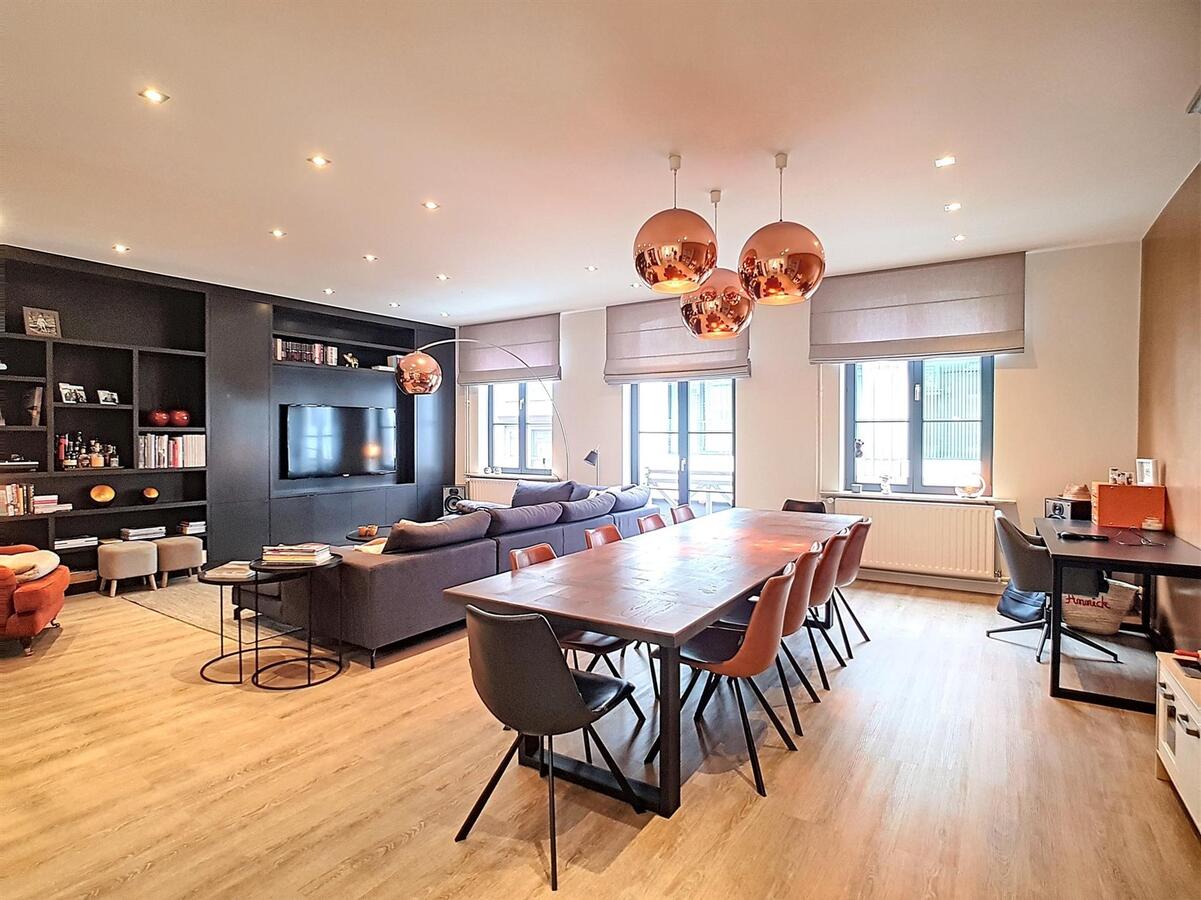 Zeer knappe woning met handelsgelijklvoers en ruime opslagplaatsen/multifunctionele ruimtes - Knokke 