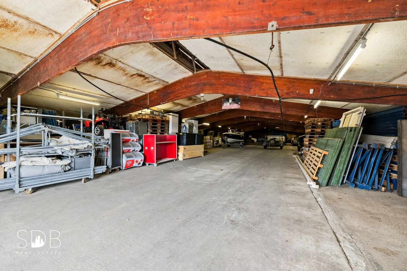 Hedendaagse woning inclusief paardenaccommodatie en graslanden op 4,22ha 