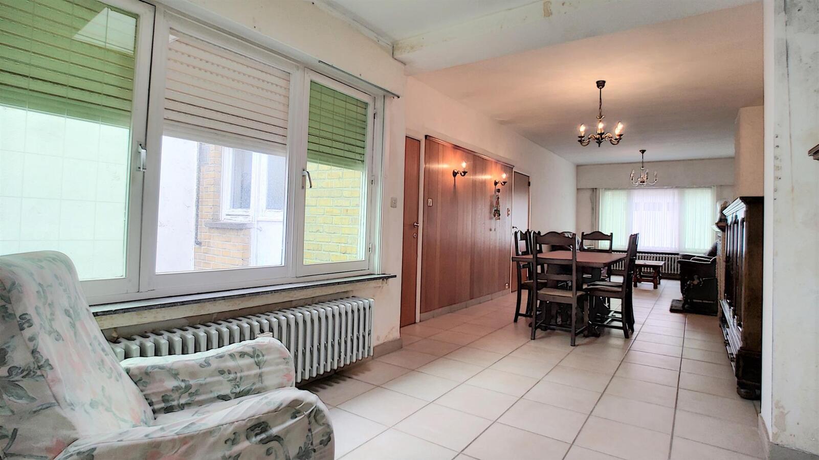 Goed gelegen, op te frissen gezinswoning - Heist 