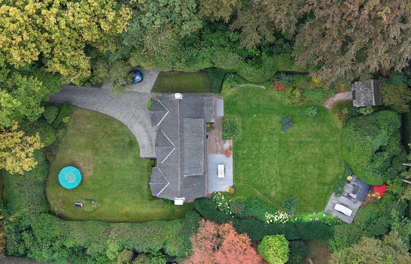 Prachtige villa met sublieme tuin op toplocatie in Schoten 