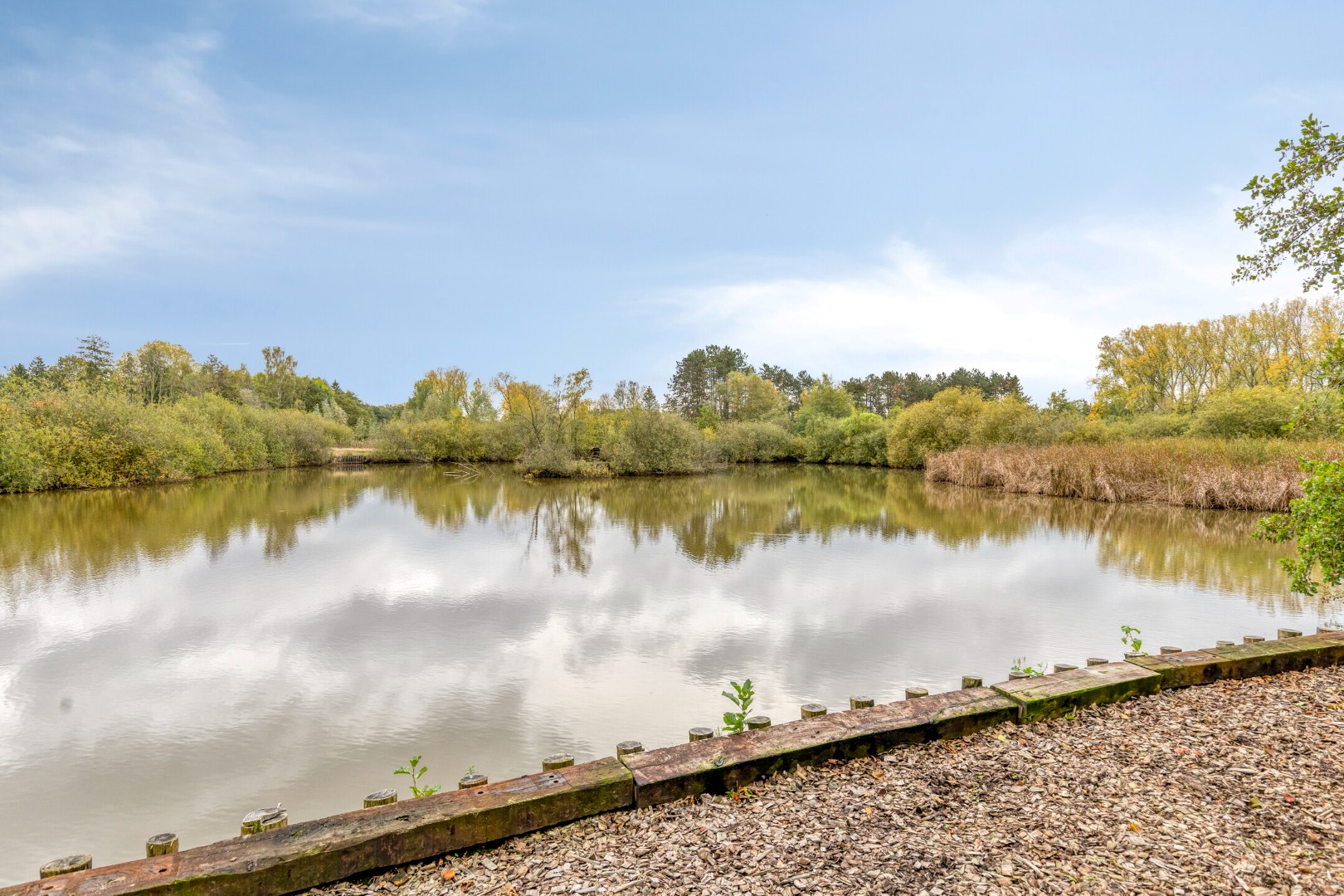 Uniek perceel van 2 ha. en 34 are met 3 prachtige vijvers 