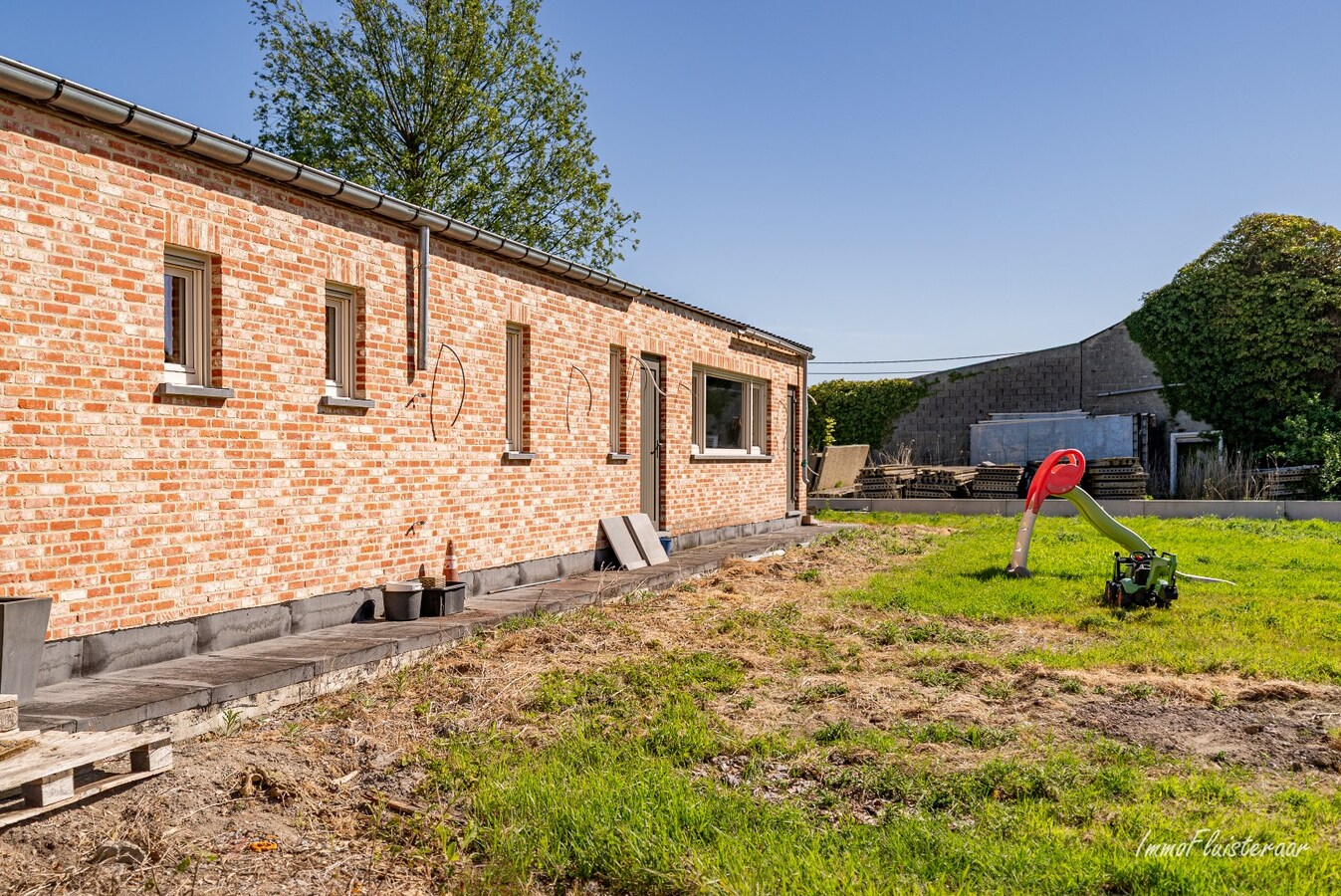 Magnifique domaine avec une villa neuve et un chenil et une pension pour chats agréés à Diksmuide 
