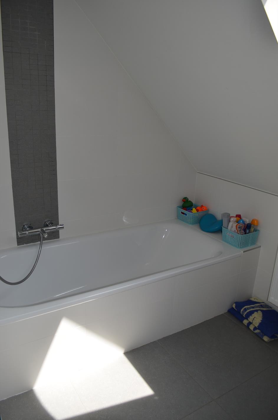 Recente gezinswoning met 3 slpks, tuin, terras en garage te Lembeke 