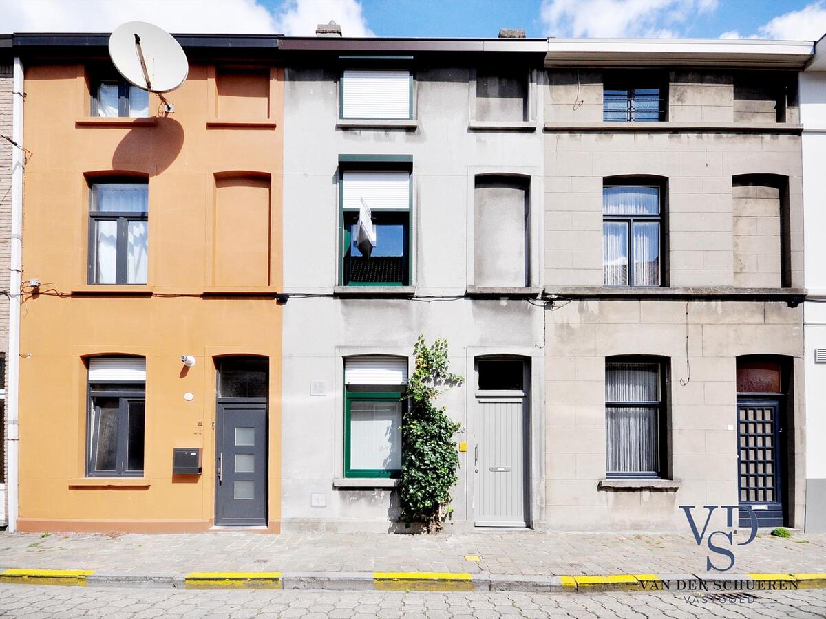 Hippe woning  op amper 350 m van het  UZ !   TOPPER !! 