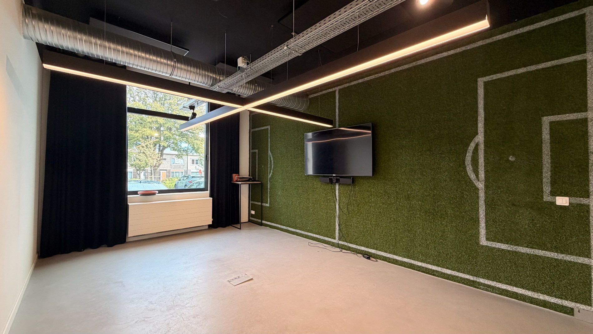 Instapklare kantoren met ruime parking te huur in Mechelen