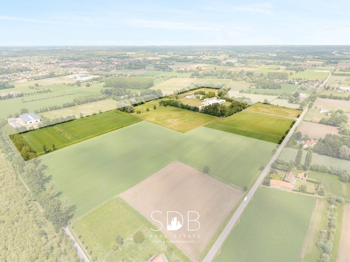 Prachtige villa met hippische accommodatie en graslanden +/-  23 ha 