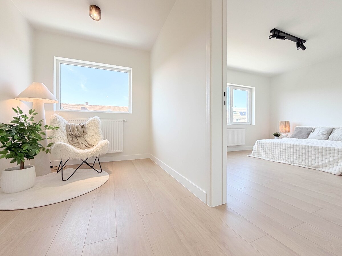 ABSOLUTE TOPPER !!!  Ontdek nu dit prachtige vernieuwde pand gelegen te Kortrijk/Heule ! *** NONO INSPIRED *** 