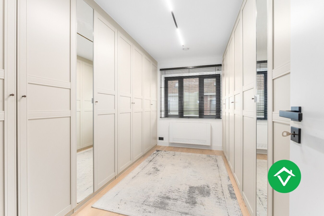 Hoog gerenoveerde woning met tuin en 4 slaapkamers te Roeselare 