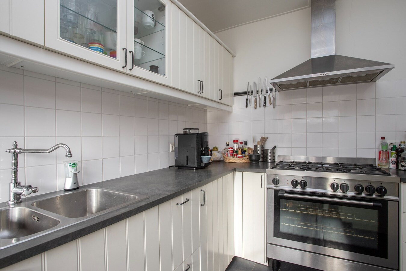 Uniek woon-winkelpand met bedrijfs-, en buitenruimte op toplocatie in Reusel. 