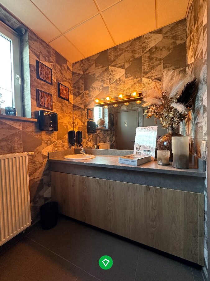 Combinatie wonen &amp; werken: horecazaak met woonst in Eernegem 