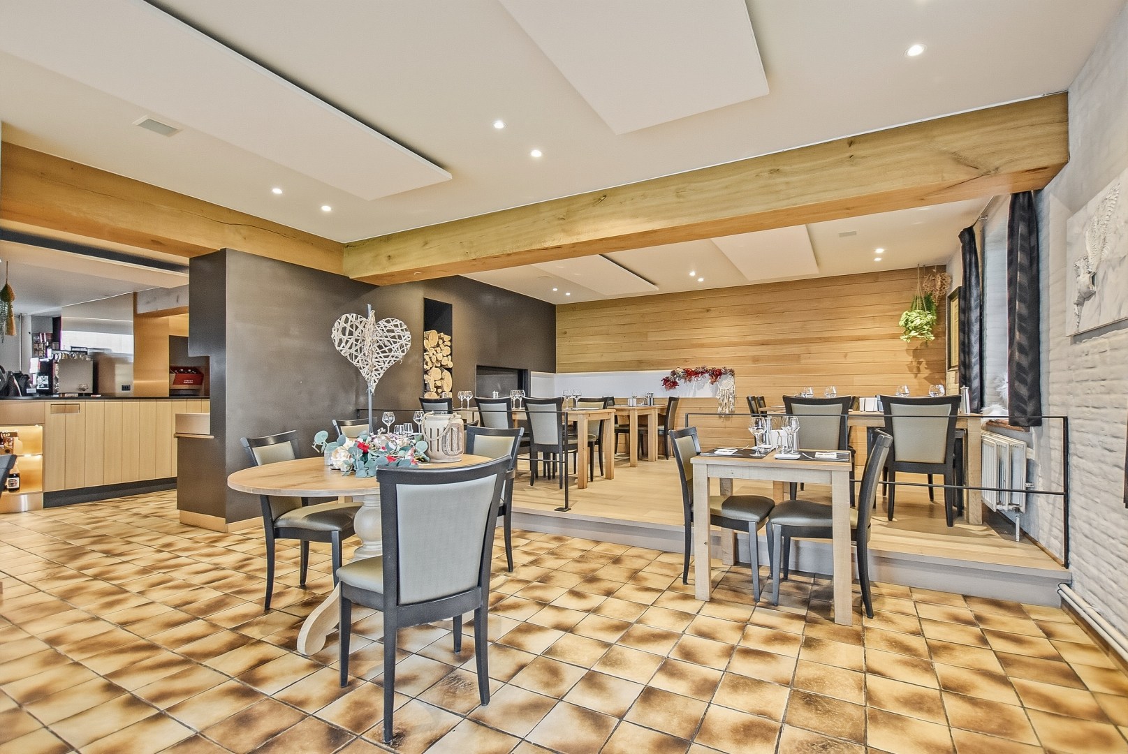 Restaurant met privéwoning en 2 B&amp;B-kamers op 4.370 m² 