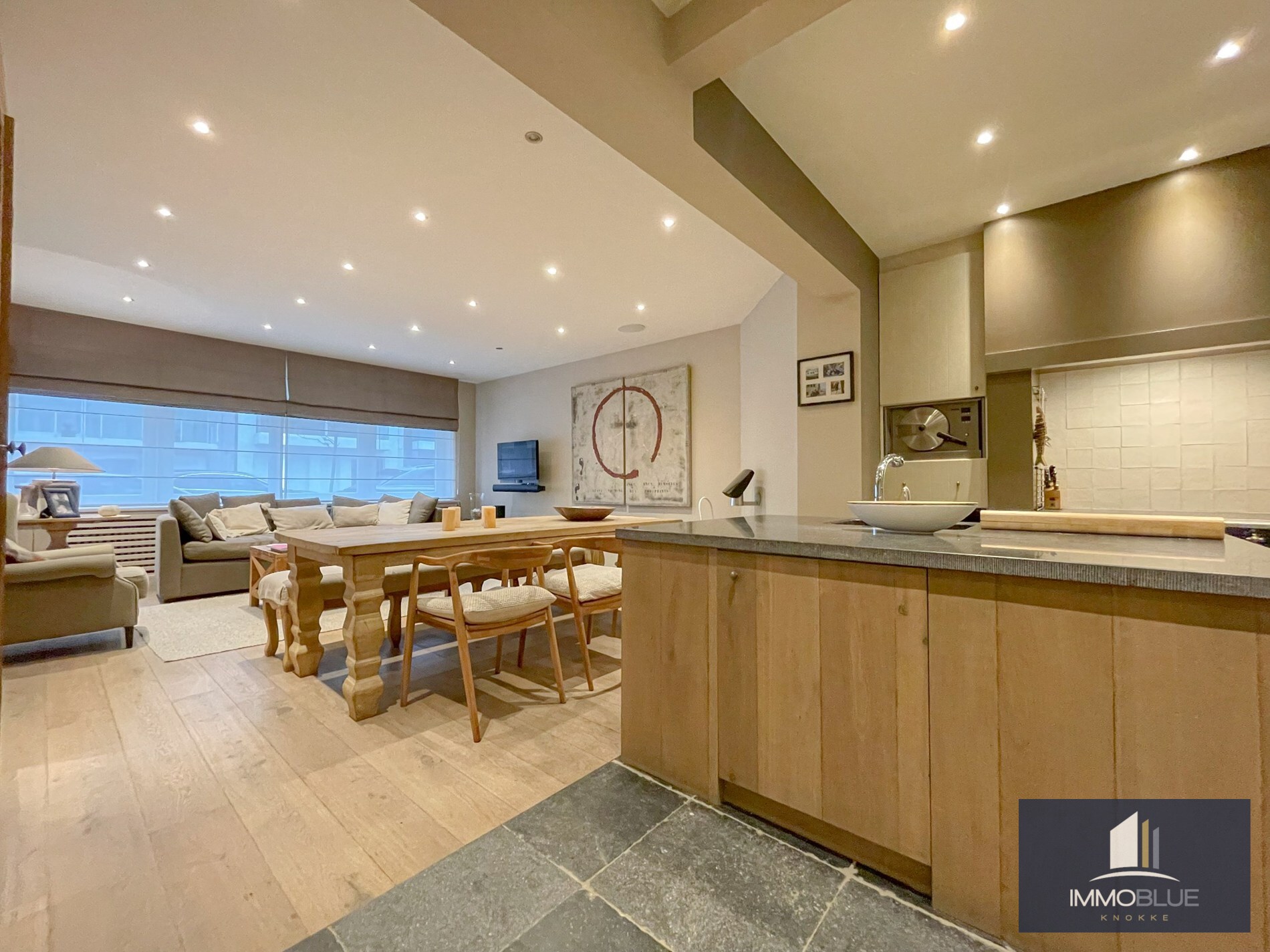 Aangenaam, perfect onderhouden appartement met een ruim terras. 