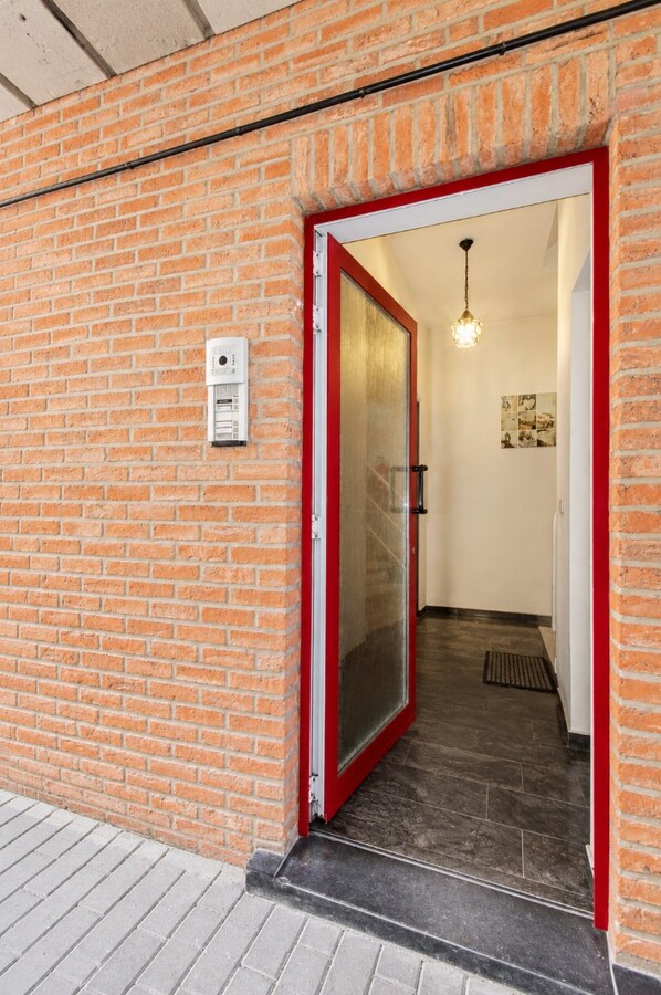 Te koop: Lichtrijk 2-slaapkamerappartement met dubbel terras en EPC-label B in hartje Sint-Niklaas! 