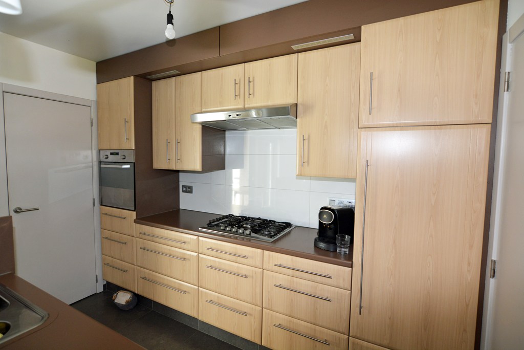 Modern triplex appartement met 3 slpks, terras, kelderberging en autostaanplaats. 