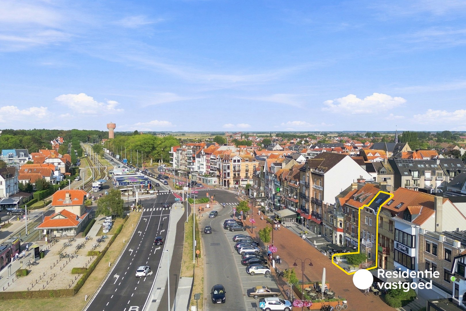 Wonen boven, ondernemen beneden: volledig gerenoveerd restaurant met luxueuze woonst in hartje De Haan 