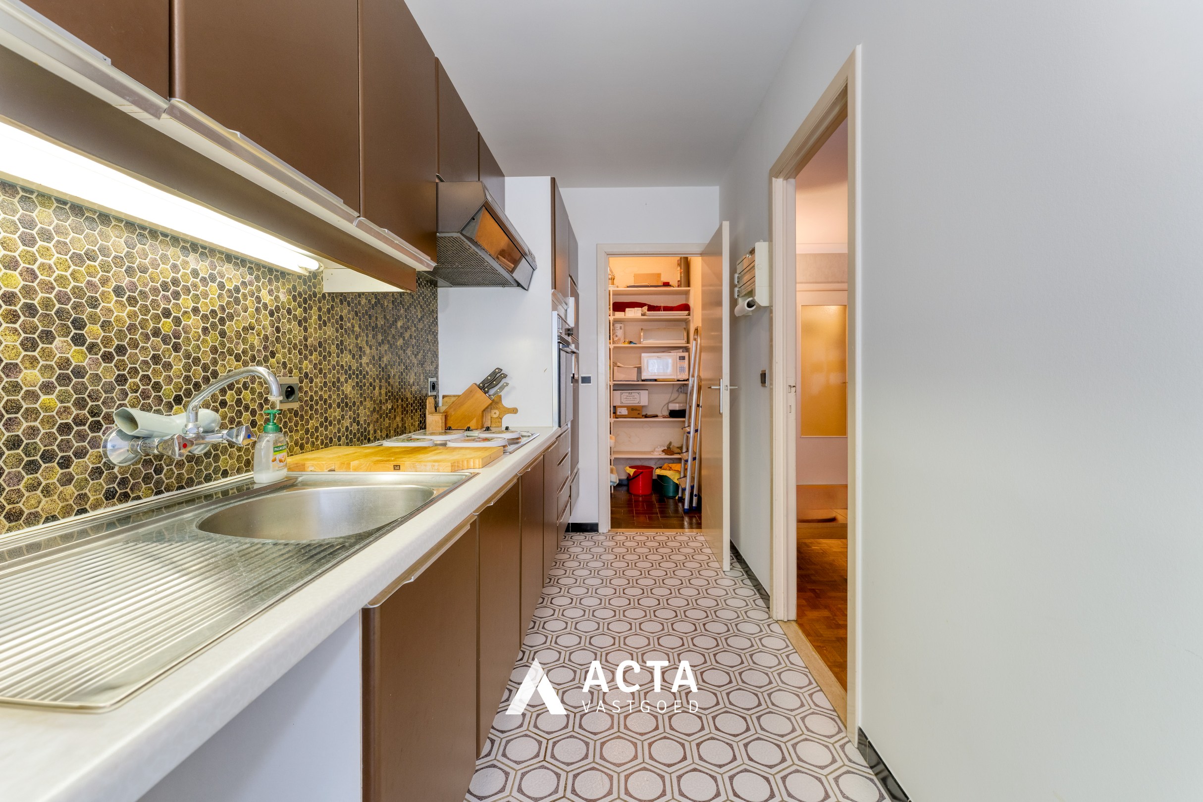 Centraal gelegen appartement met twee slaapkamers nabij zeedijk 