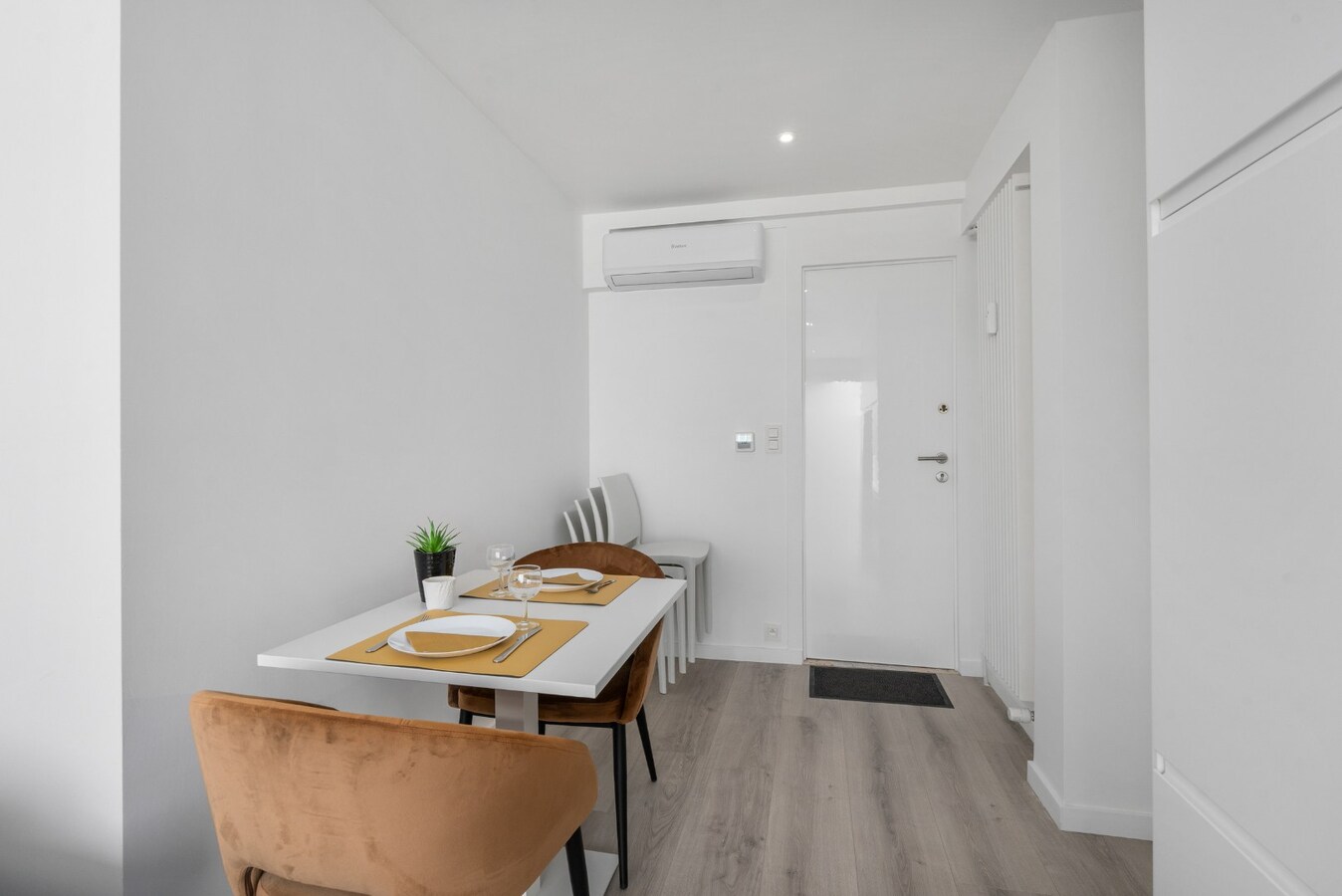 Exclusief hoekpenthouse met uitzonderlijk zeezicht en riant zonneterras in Heist. 