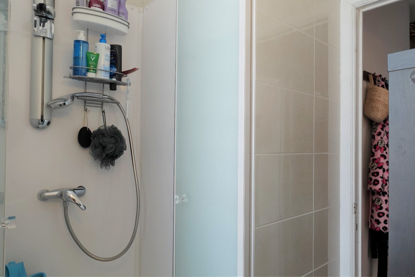 Gerenoveerde (deels) rijwoning met 2 slaapkamers 