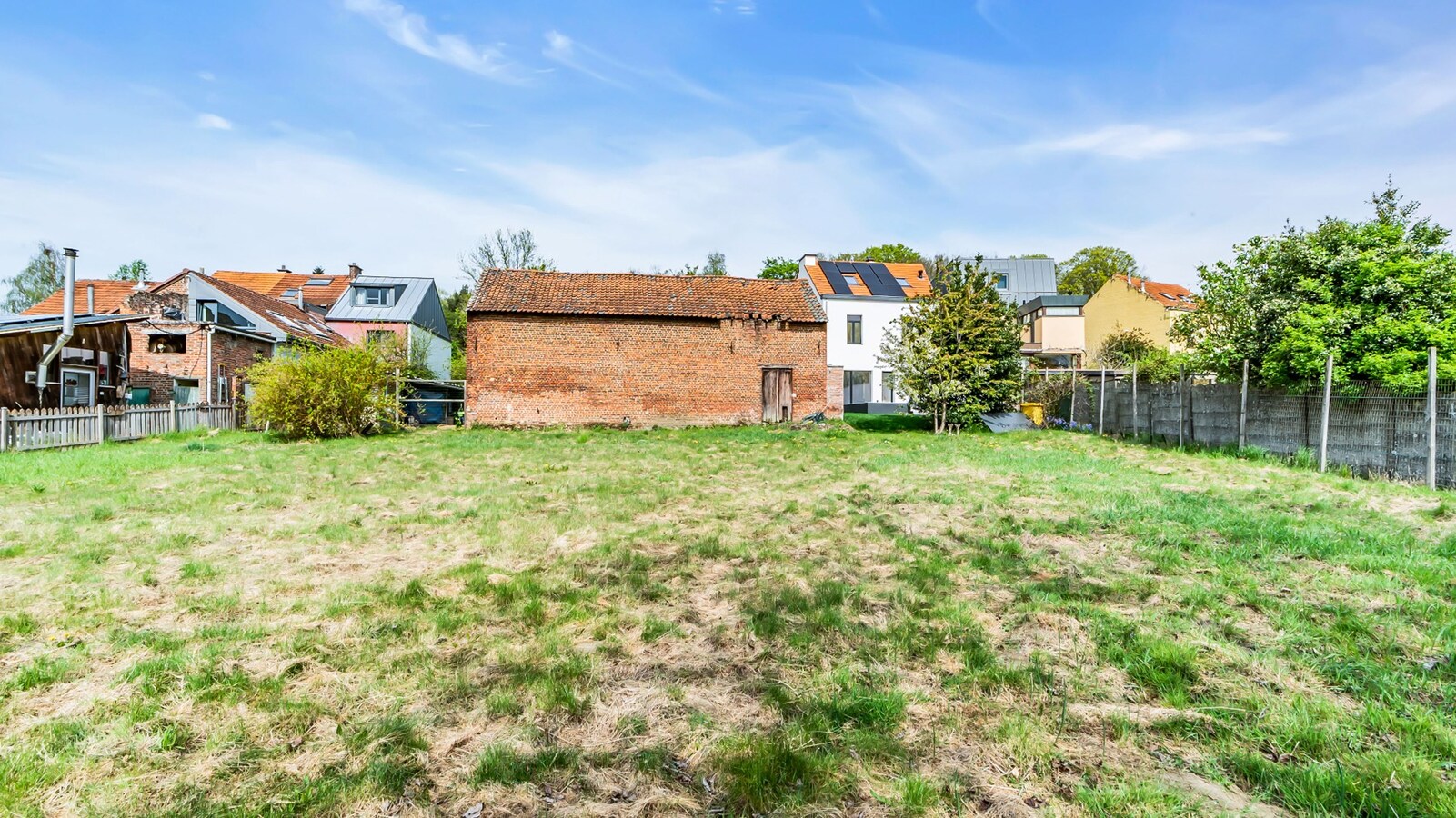 LINDEN (grens Kessel-Lo) groot huis met grote tuin 