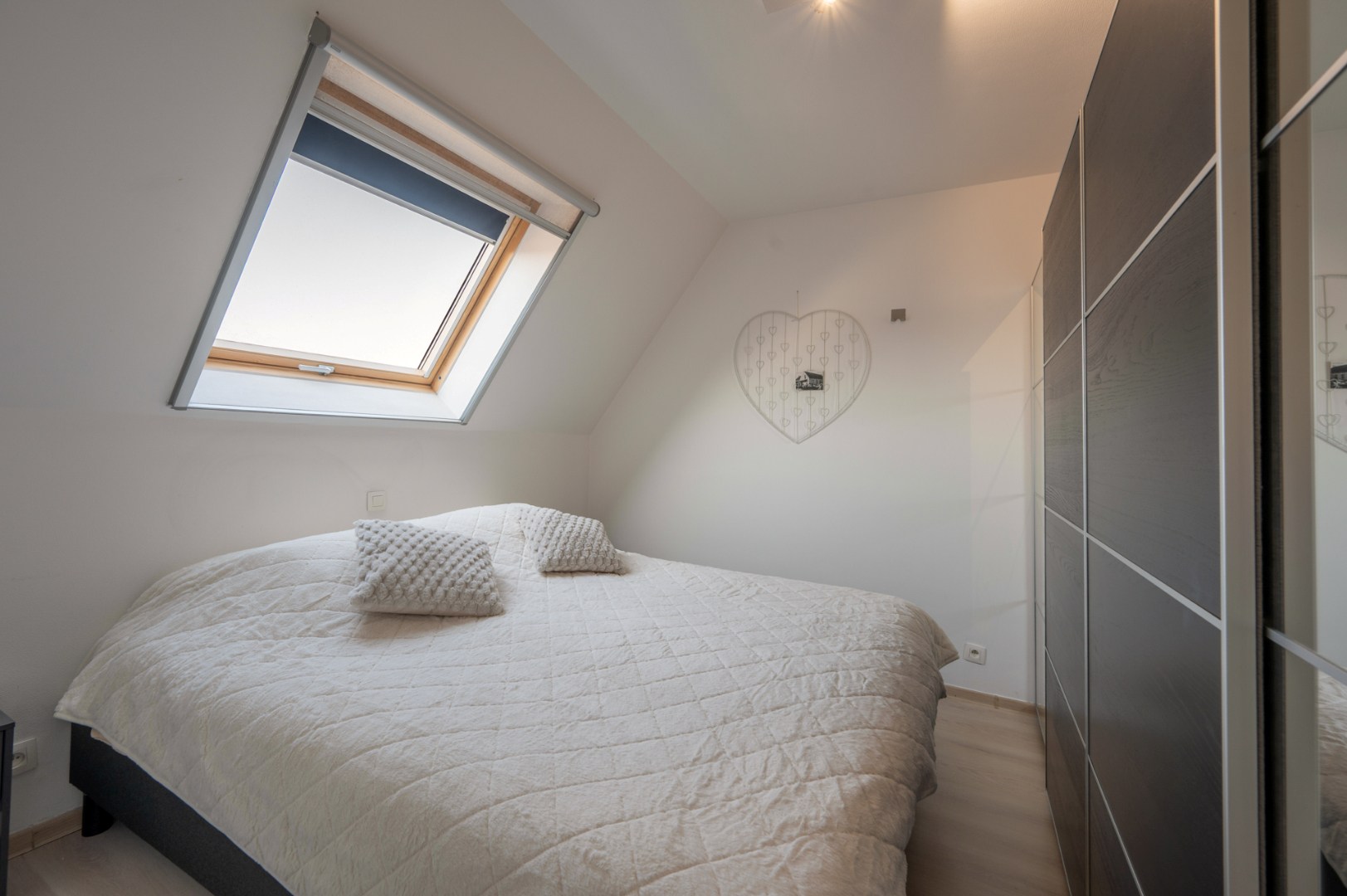 Absoluut instapklare en recent gebouwde duplex met zonneterrassen 