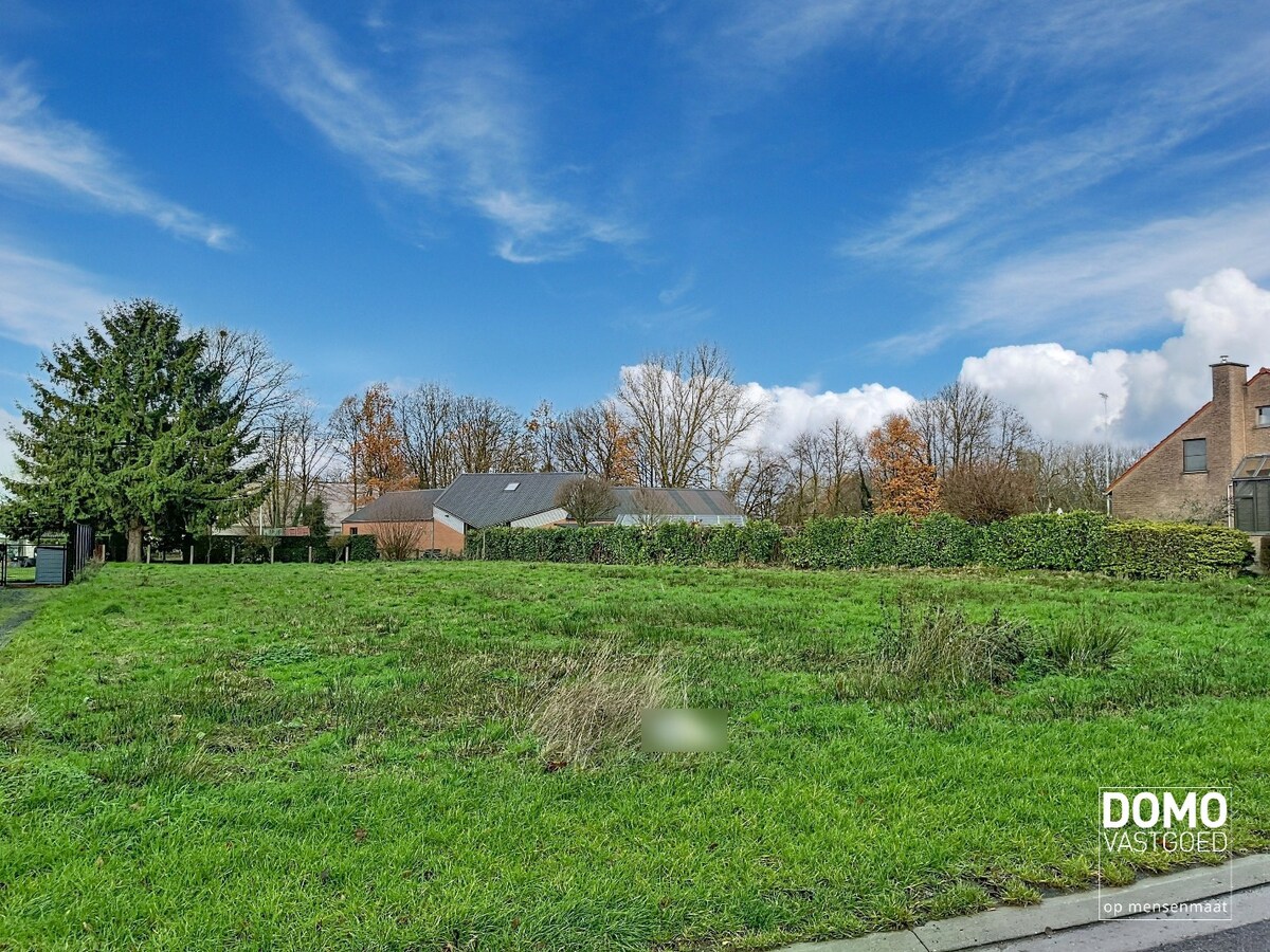 Ruim perceel van 7a27ca voor een open bebouwing te Schulen 
