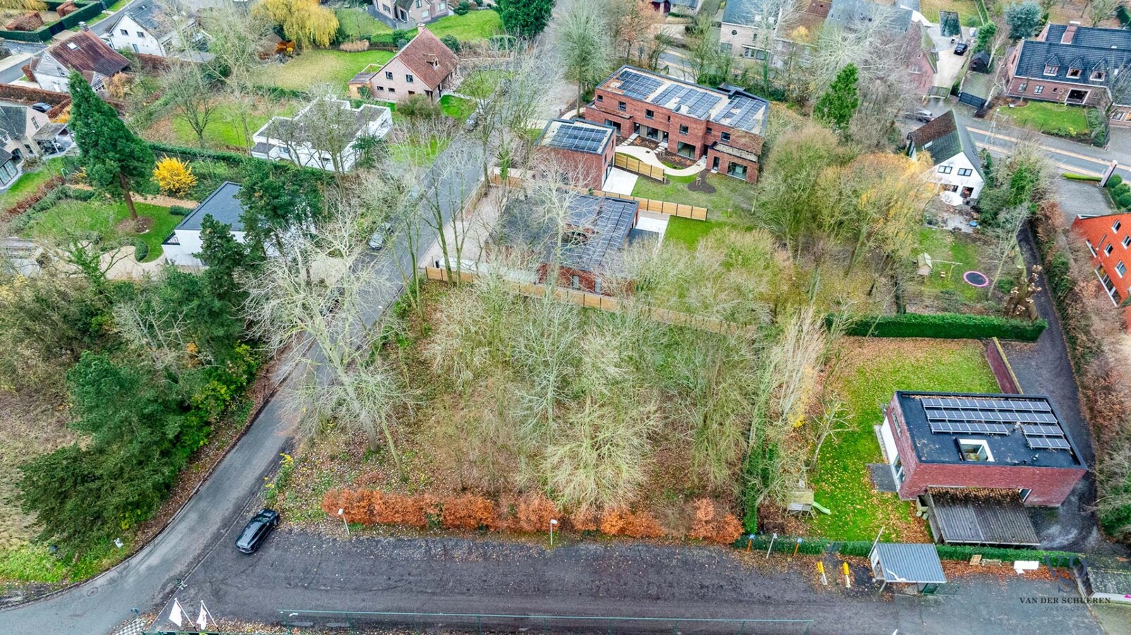 Bouwgrond - wonen tussen de bomen. 