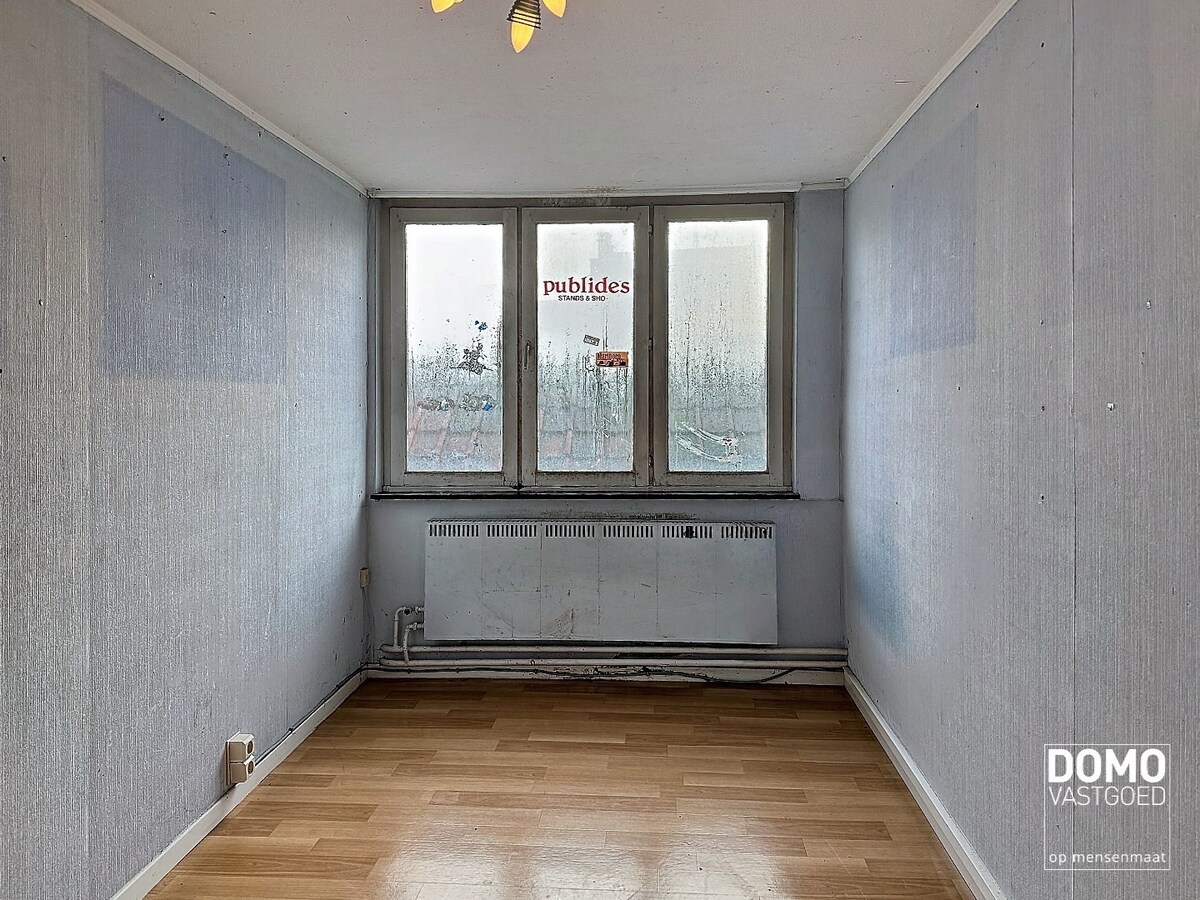 Te renoveren handelshuis gelegen in het centrum van Diepenbeek. 