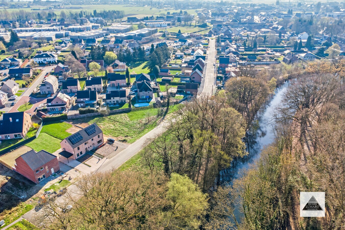 Lanklaar : Residentieel gelegen bouwperceel voor open bebouwing- nabij oude Kanaalarm 