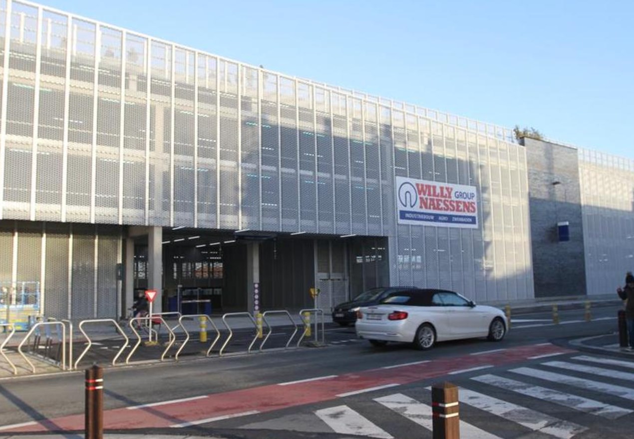 Pakket van 3 parkings in stationsgebouw Blankenberge 