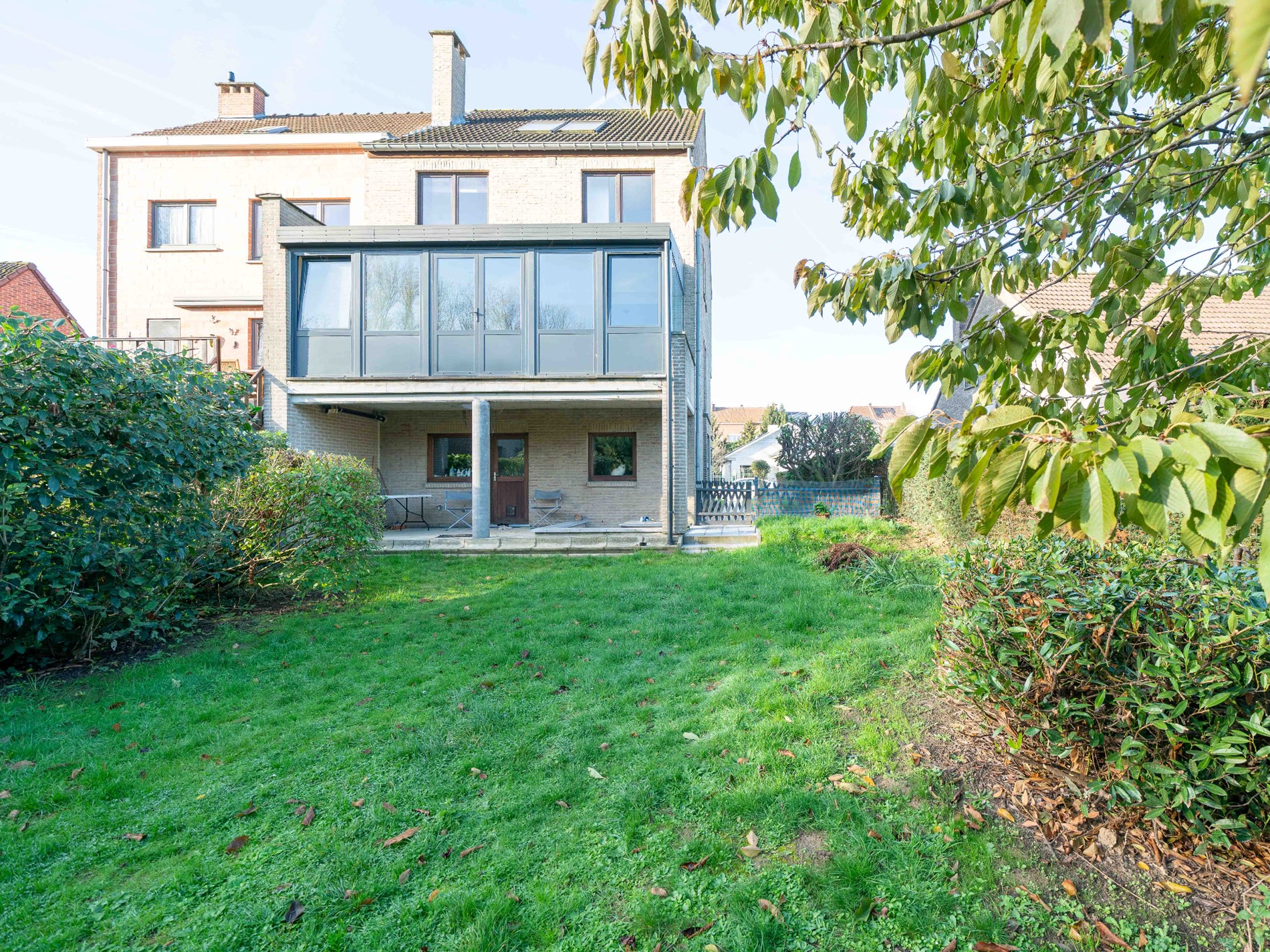 Zéér ruime energiezuinige woning met 4 kamers en bureau 