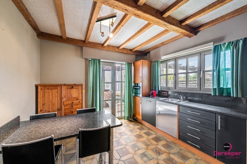 Charmante bungalow, gelegen op een ruim perceel van 626 m² 